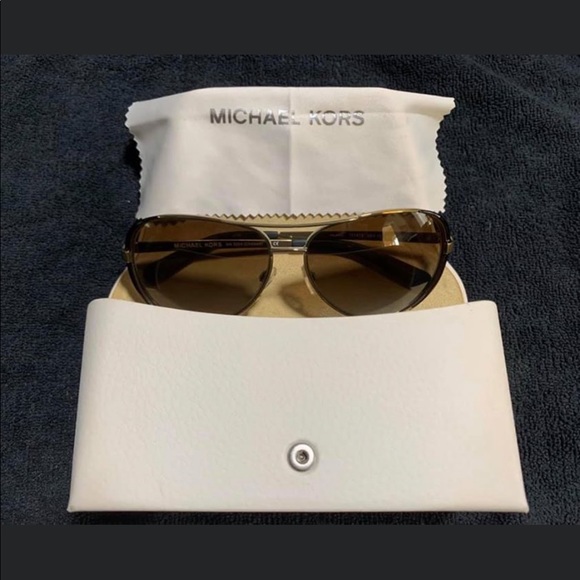 Michael Kors Chelsea polarized aviator sunglasses - Picture 4 of 7